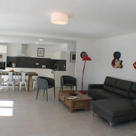 Apartment Agi Acacias *